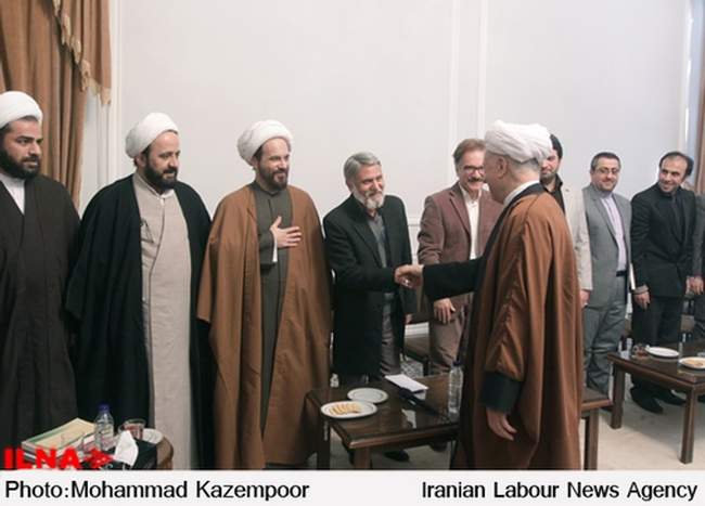 دیدار جمعی از هواداران جمعیت فدائیان اسلام با آیت الله هاشمی
