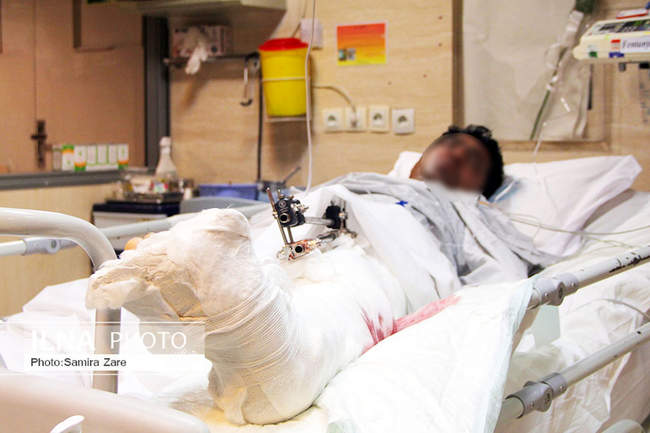 مجروحان حمله تروریستی به حرم شاهچراغ (ع) در بیمارستان نمازی