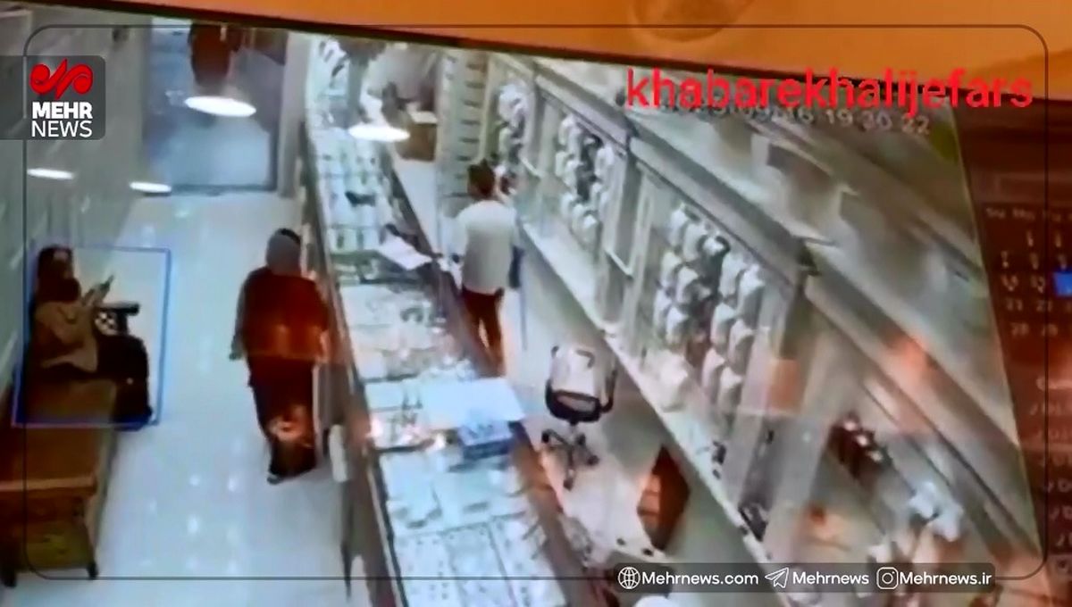 لحظه سرقت مسلحانه از یک طلافروشی با لباس زنانه در قشم + فیلم