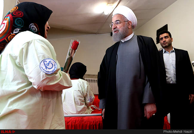 دیدار رئیس جمهور از خانه سالمندان و معلولین مجتمع قدس