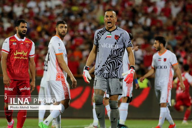 دیدار تیم های فوتبال پرسپولیس تهران و مس رفسنجان