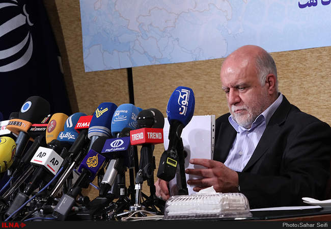 نشست خبری بیژن زنگنه وزیرنفت با رسانه‌های گروهی