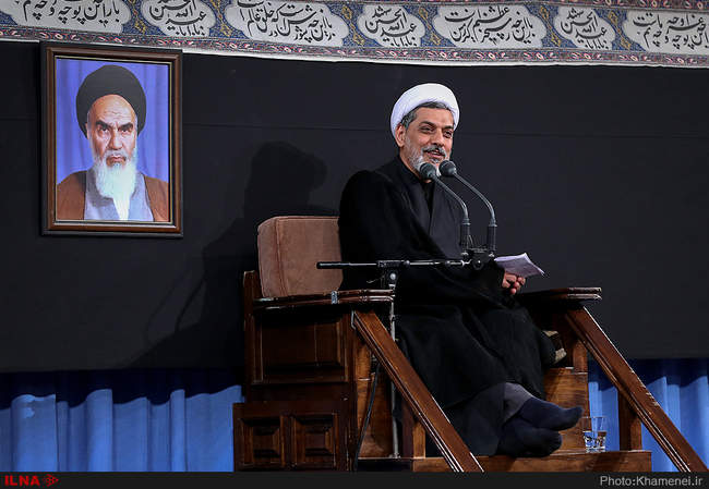 دومین شب مراسم عزاداری محرم در حضور رهبر انقلاب برگزار شد 