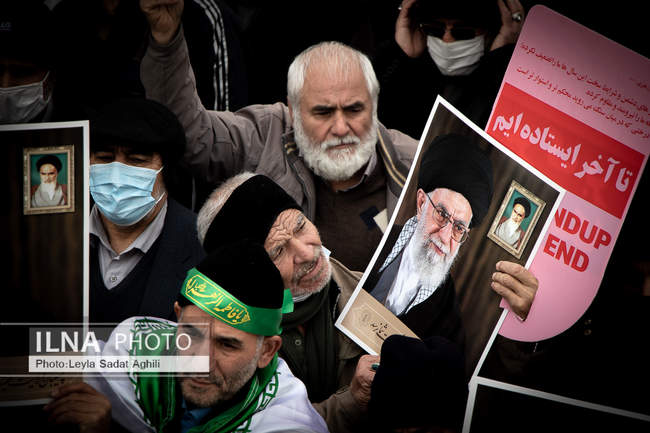 راهپیمایی نمازگزاران در اقدام توهین آمیز نشریه فرانسوی