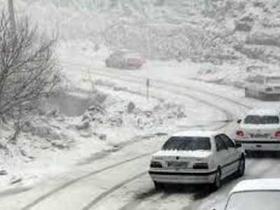 بارش برف موجب قطع شدن راه‌های ارتباطی روستاهای بازفت شد