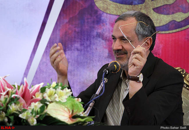 نشست کتابخوانی ویژه هنرمندان پیشکسوت 