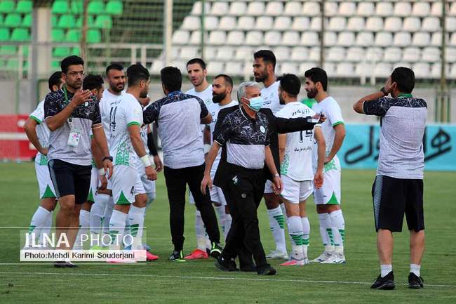 دیدار تیم های ذوب آهن اصفهان و سایپا