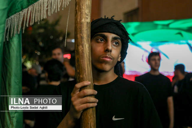آیین مشعل گردانی در دولت آباد