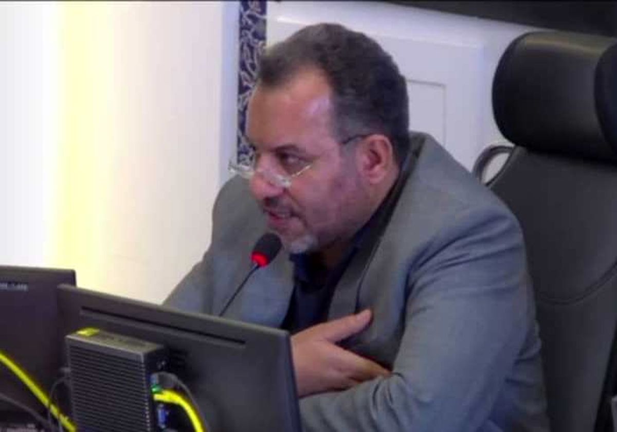 استاندار اصفهان  از نیروهای جبهه انقلاب و در حد وزیر باشد / کسی را انتخاب کنید که وزرا تلفن‌اش را پاسخ دهند