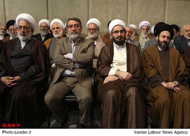 دیدار مسئولان نظام و میهمانان کنفرانس وحدت اسلامى‌ با رهبر معظم انق