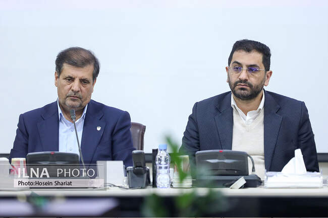 امضاء تفاهم‌نامه همکاری شهرداری مشهد با ذوب‌آهن اصفهان