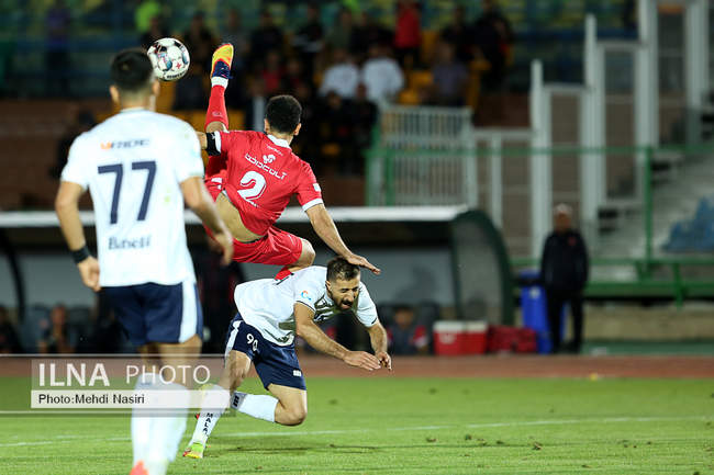 دیدار تیم های فوتبال پرسپولیس تهران و ملوان بندرانزلی