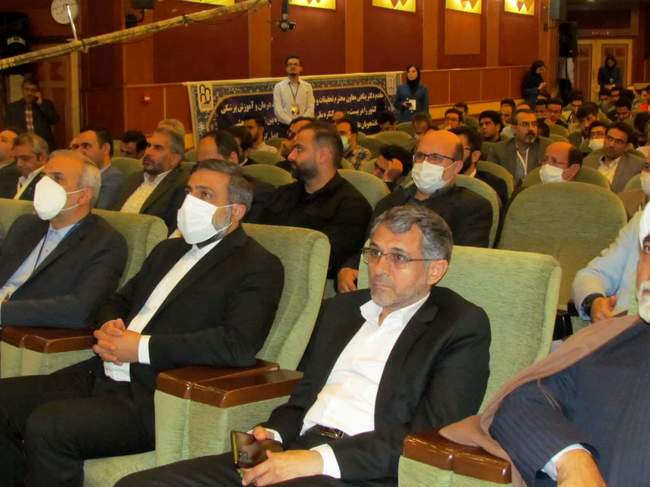 کنگره ملی سالیانه و کنگره بین‌المللی پژوهشی علوم پزشکی کشور به کار خ