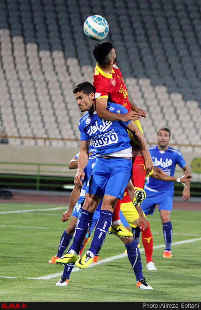 دیدار تیم های استقلال و نفت تهران