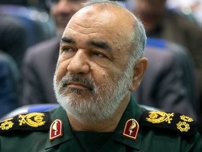 فرمانده کل سپاه درگذشت والده شهید مدافع حرم، سرلشکر محمد هادی حاج رحیمی را تسلیت گفت