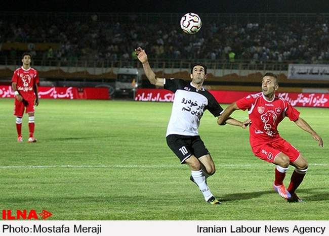 بازی فوتبال صبا قم و پرسپولیس تهران