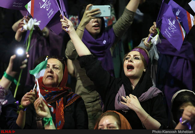 همایش سراسری زنان حامی حسن روحانی در ورزشگاه شیرودی-2