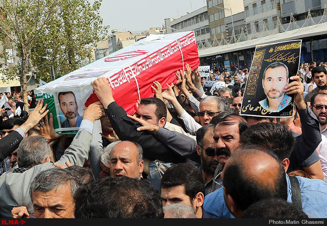 مراسم تشییع پیکر احمد حاتمی دانشمند جان باخته در حادثه مکه