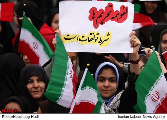 حضور رییس جمهور در راهپیمایی یوم الله ۲۲ بهمن