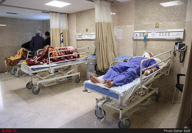 بازدید رئیس اورژانس کشور و معاون درمان وزیر بهداشت از مصدومان تصادف اتوبوس زائران اربعین