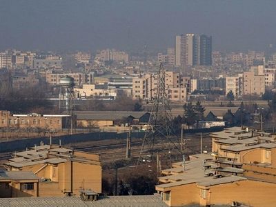 آسمان اراک و شازند غبارآلود و ناسالم برای تمامی گروه‌های سنی 