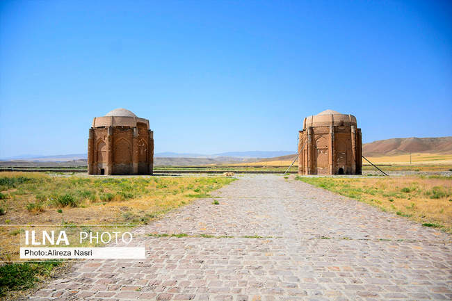 برج‌های دوقلوی خرقان شهرستان آوج 