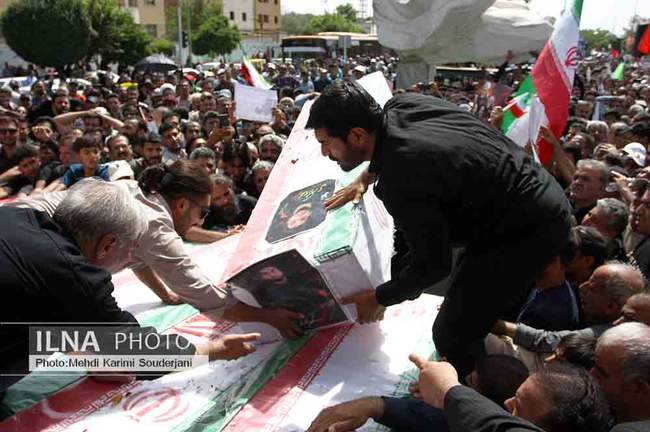 راهپیمایی خشم و نصر و تشییع شهدا در اصفهان