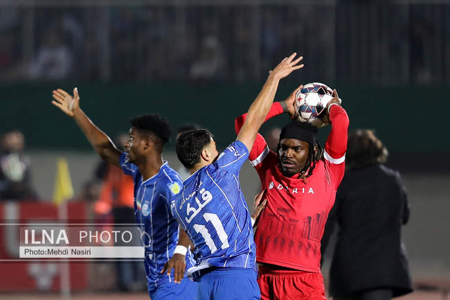 دیدار تیمهای استقلال تهران و پرسپولیس تهران