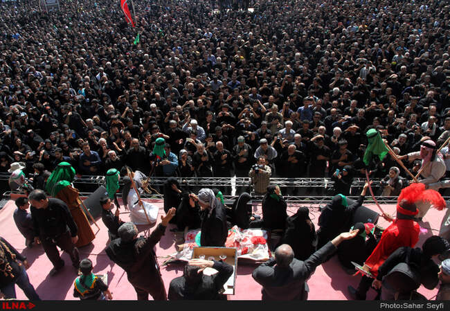 مراسم عاشورای حسینی در میدان امام حسین(ع)