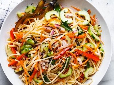 طرز تهیه سالاد سبزیجات ورمیشل