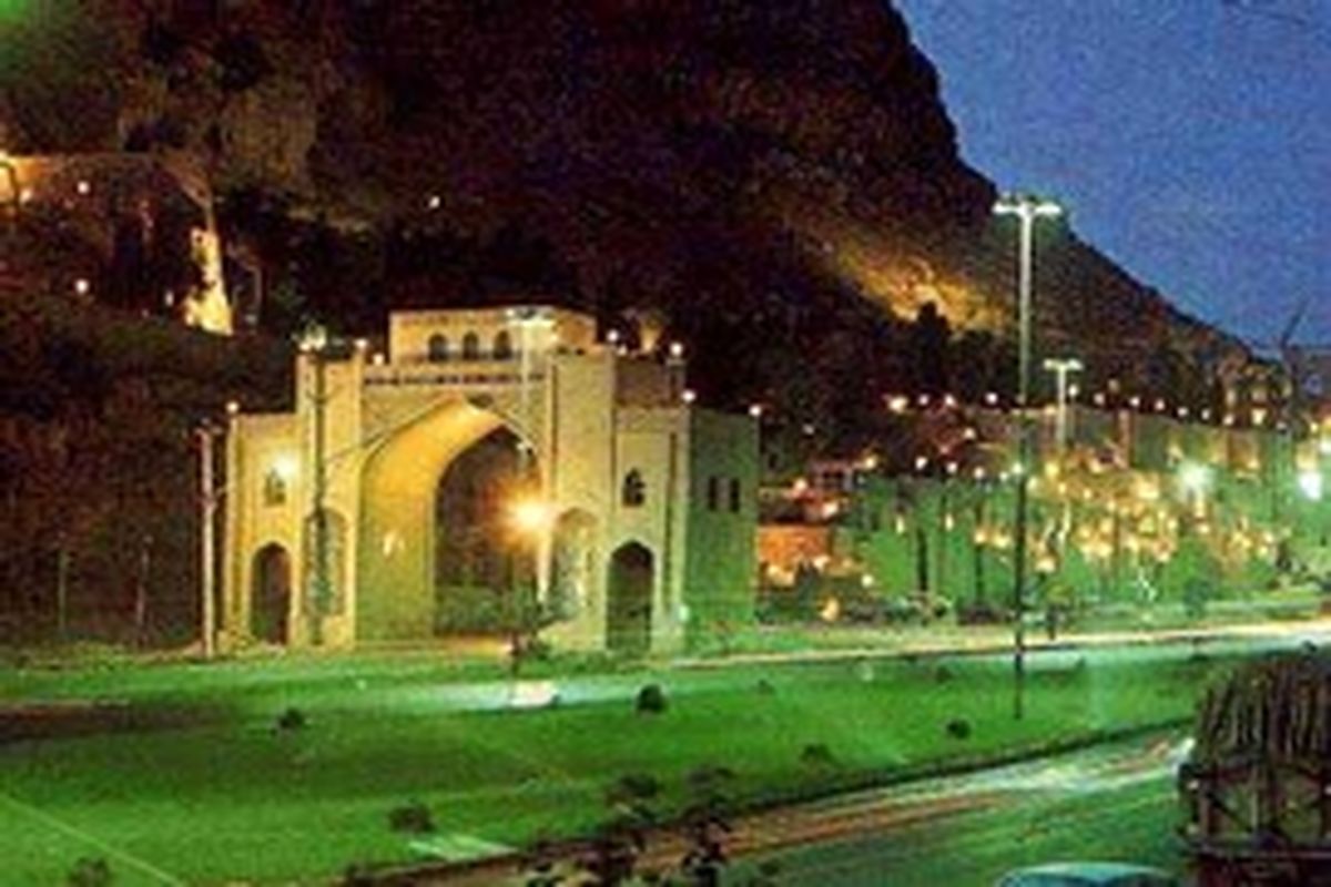 فارس از فقر فضاهای فرهنگی هنری نیز رنج می‌برد
