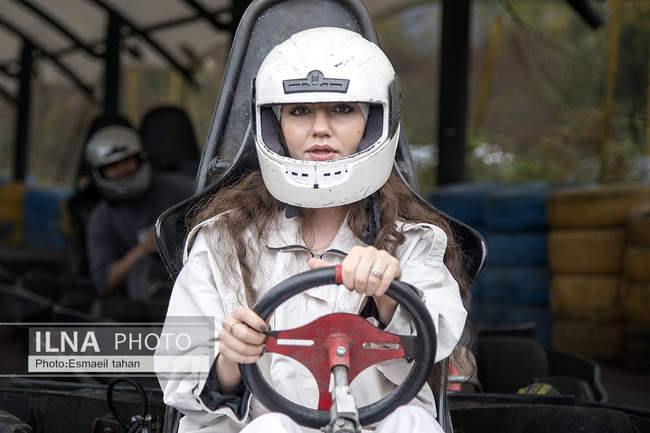 چشم انداز جنگل و دریا در قاب طبیعت