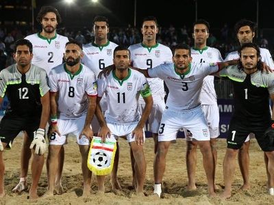 جدال سخت ملی پوشان فوتبال ساحلی ایران مقابل برزیل
