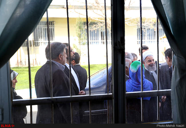 دیدار رئیس جمهور از خانه سالمندان و معلولین مجتمع قدس