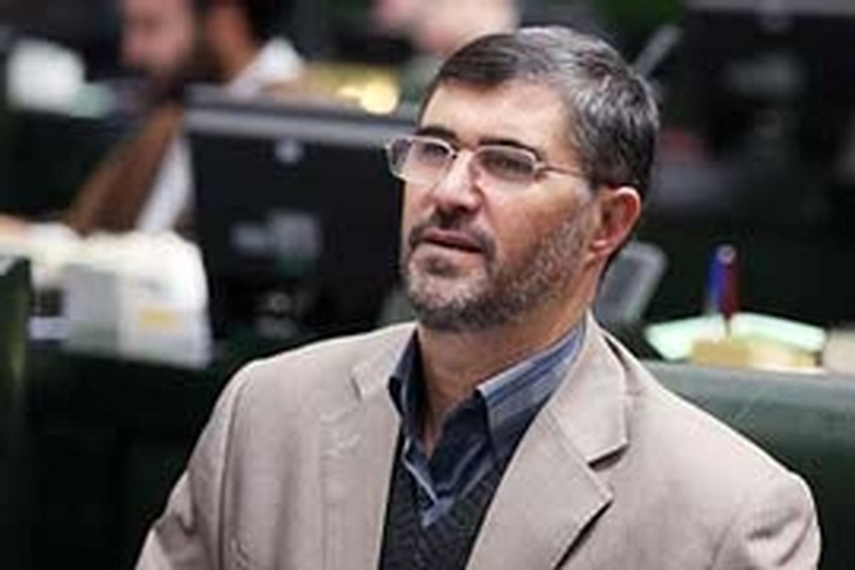 احتمال مجدد پایین آمدن قیمت نفت در بودجه ۹۴ وجود دارد