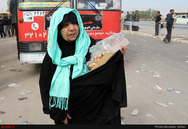 ورود زائران خسته کربلا به شهر مهران/21