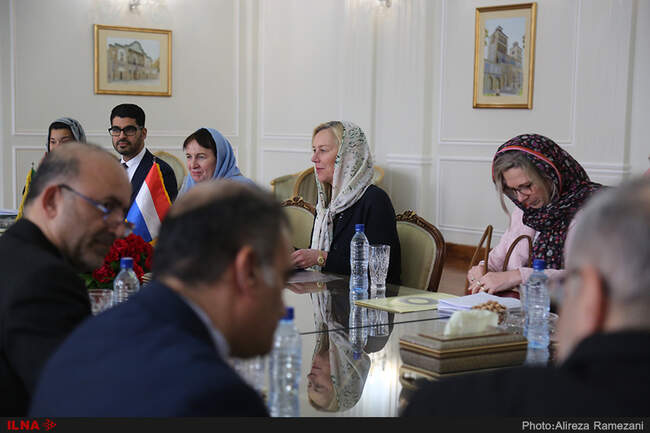 Zarif meets Dutch counterpart in Tehran