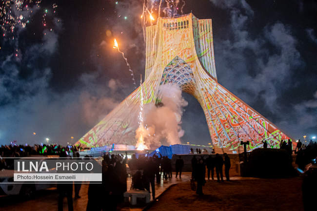 نور افشانی در شب سالگرد انقلاب