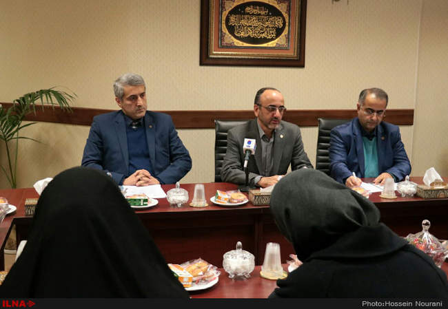 نشست خبری مدیر کل تامین اجتماعی.مدیر درمان و سرپرست بانک رفاه گیلان ب