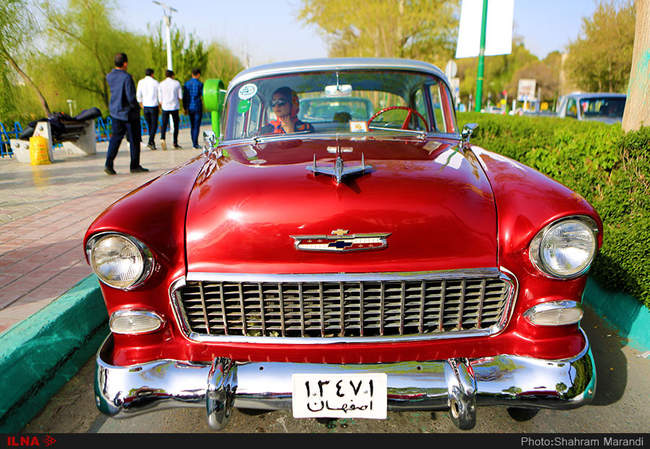 اولین رالی خودروهای کلاسیک در اصفهان