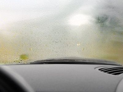 3 روش جالب برای جلوگیری از بخار کردن شیشه های خودرو در فصل سرما