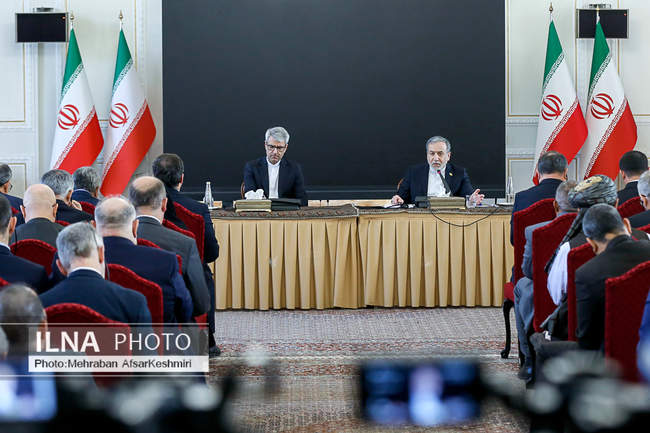 نشست وزیر امور خارجه با سفرا و روسای نمایندگی‌های خارجی مقیم تهران