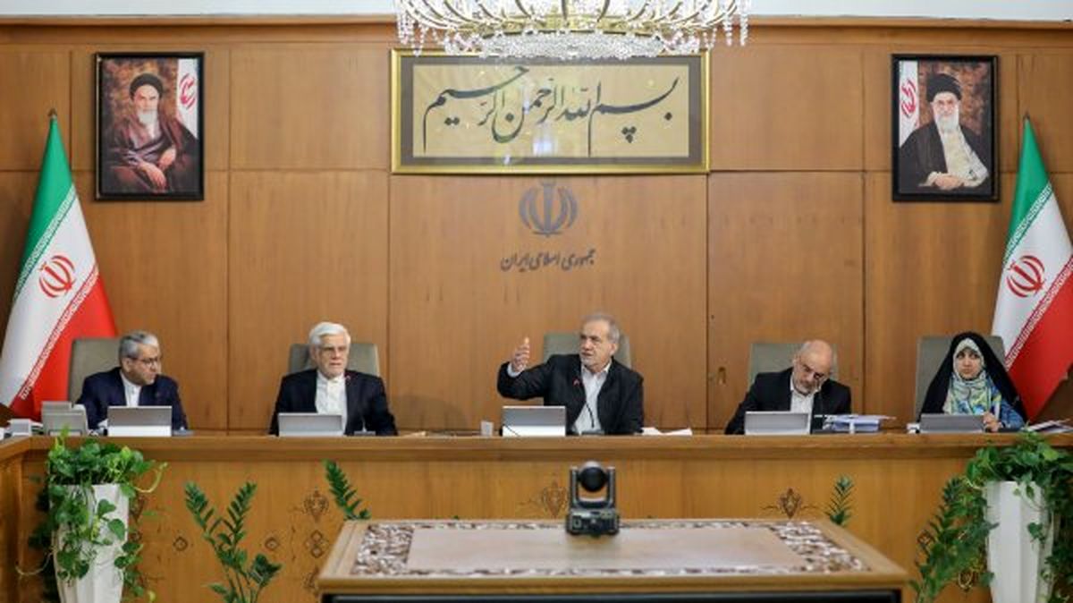 تشکیل کمیته سه نفره برای بررسی و جمع‌بندی موضوع افزایش اختیارات استانداران استان‌های مرزی