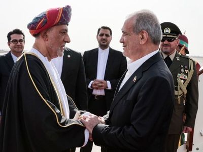برگزاری مراسم استقبال رسمی سلطان عمان از پزشکیان
