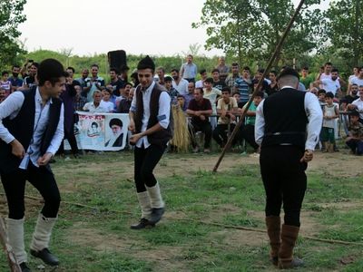 جشنواره بازی های بومی و محلی در روستای سیاه اسطلخ رشت برگزار شد