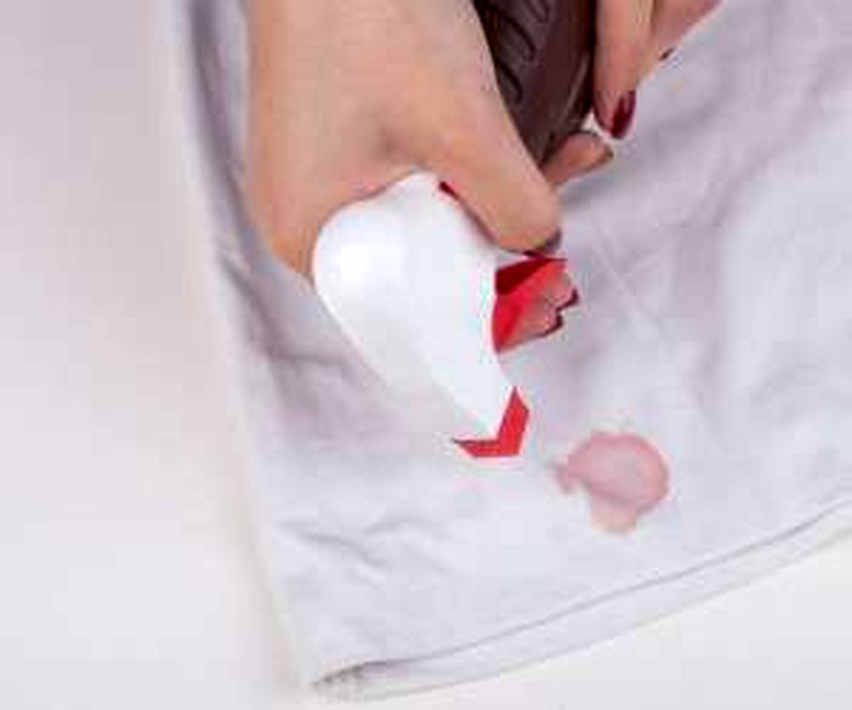 پاک کردن لکه‌های سرسخت و سمج از روی لباس