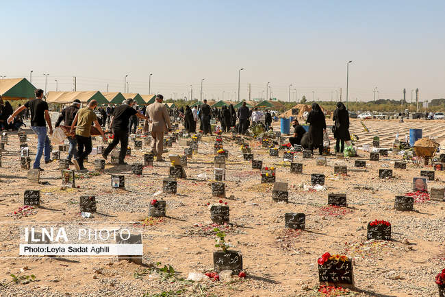 قربانیان کرونا غریبانه در دل خاک 