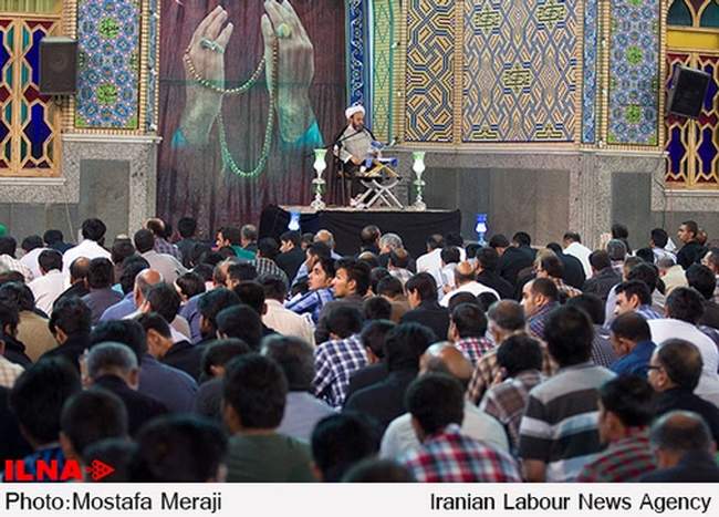 مراسم احیاء شب نوزدهم ماه رمضان در امامزاده هلال ابن علی شهرستان آرا�