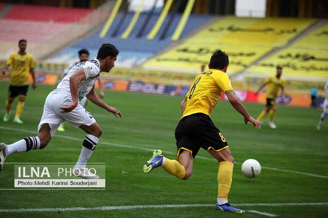 برد  تیم فوتبال سپاهان اصفهان مقابل نفت مسجد سلیمان