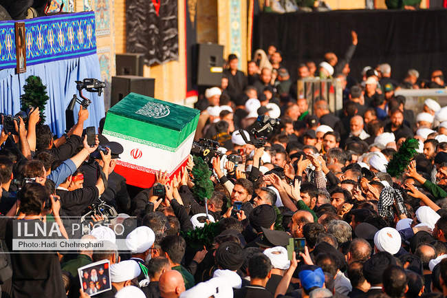 تشییع پیکر مطهر رهبر شهید انقلاب در قم